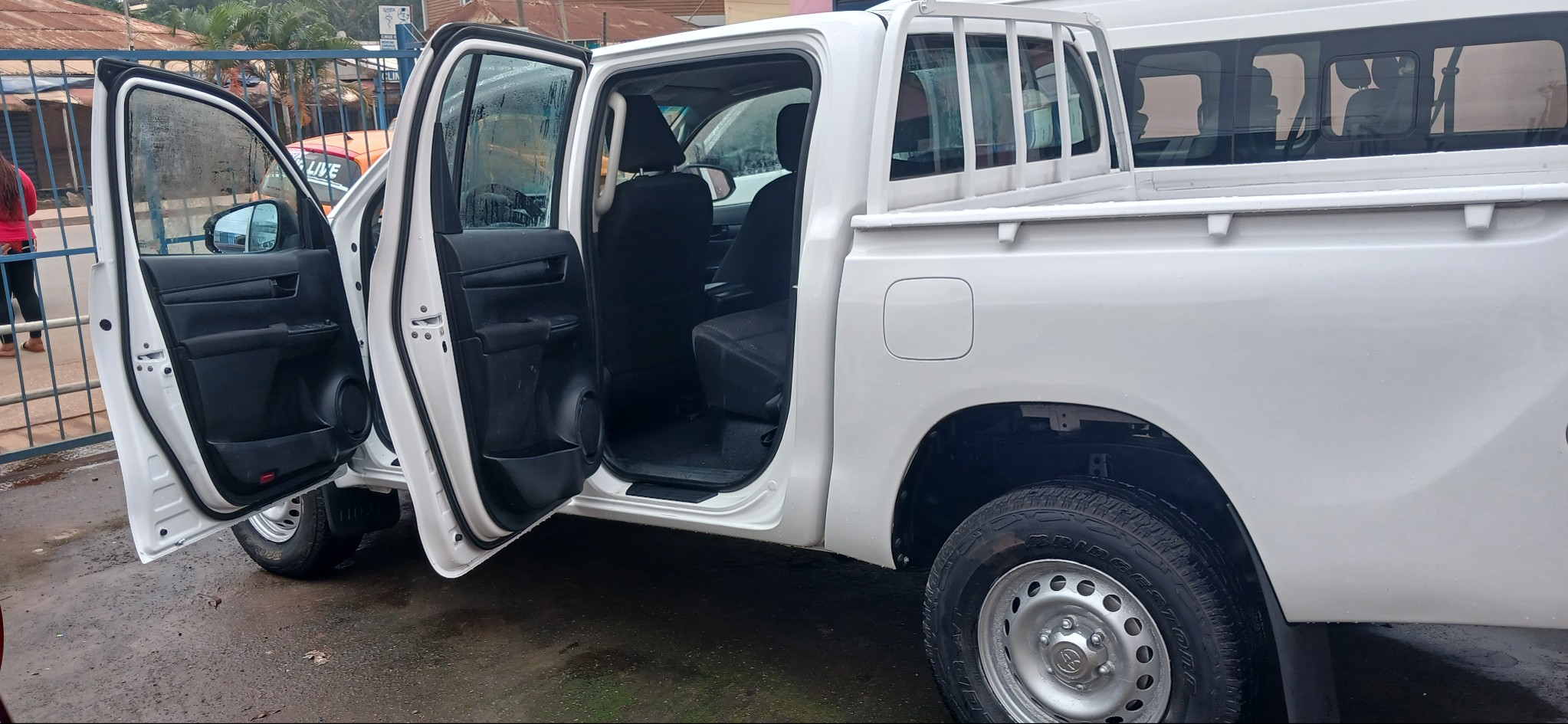 Toyota Hilux Pickup - Image 8